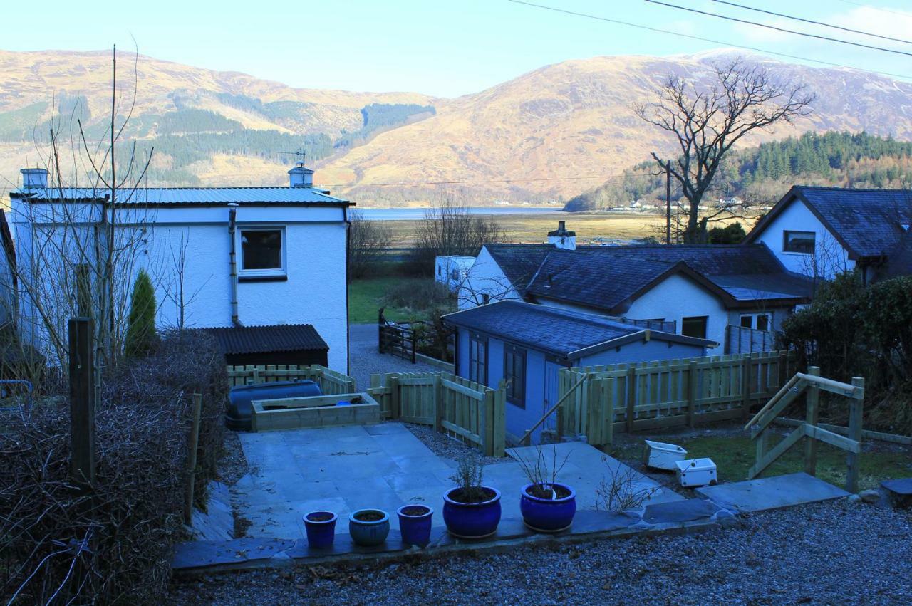 Arivonie Lochside Holiday home