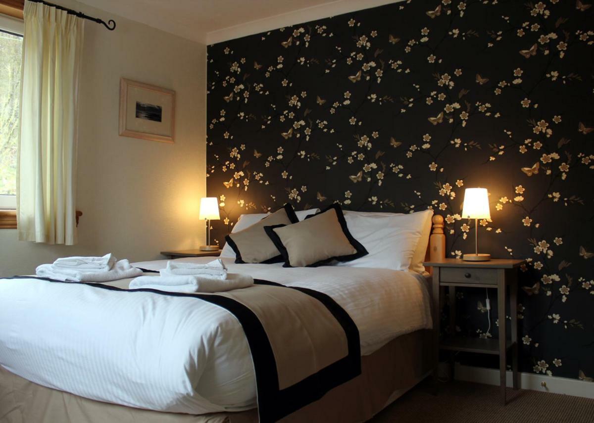 Arivonie Lochside Holiday home *