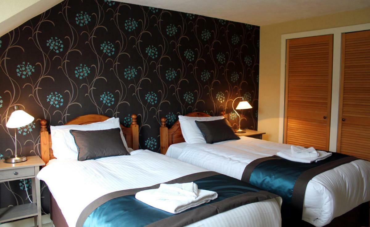 Arivonie Lochside Holiday home *